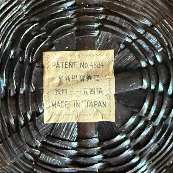 Antique Painted Japanese Wicker Sewing Basket ~ and Embroidery Thread - Picture 5 of 6